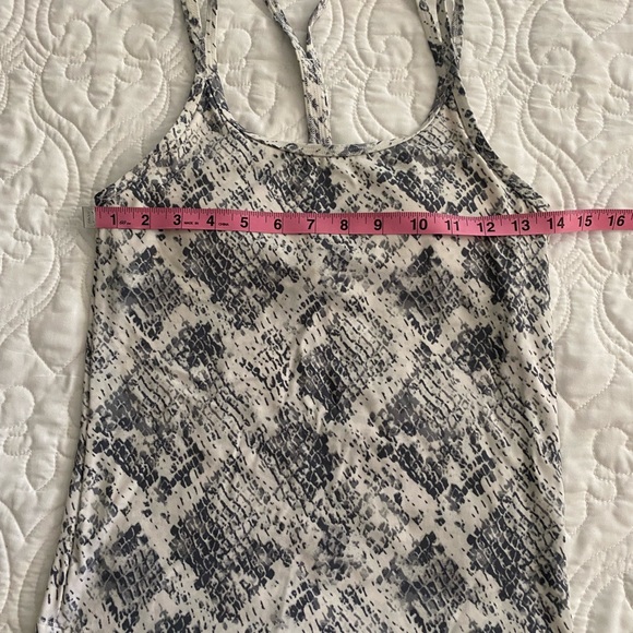 Victoria Secrets Pink Small padded workout top - Picture 4 of 6